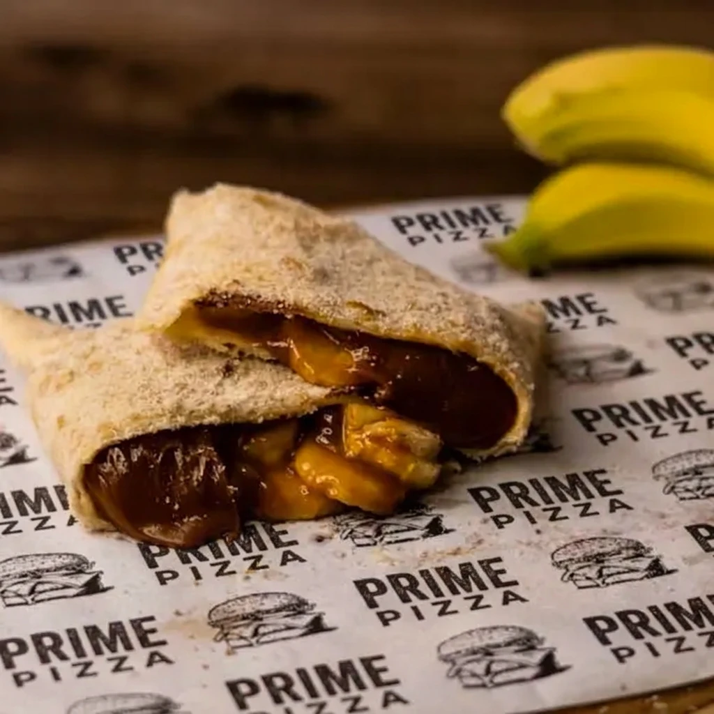 Pastel de banana com doce de leite